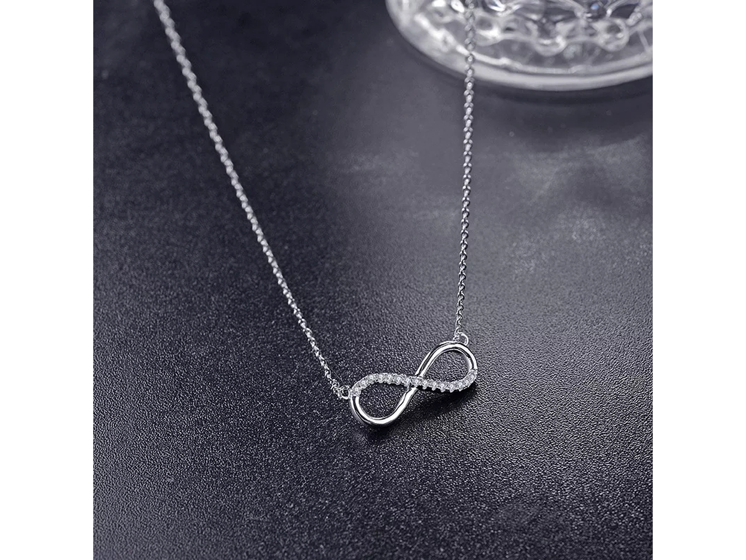 Collar Infinito con Circones Plateado 4