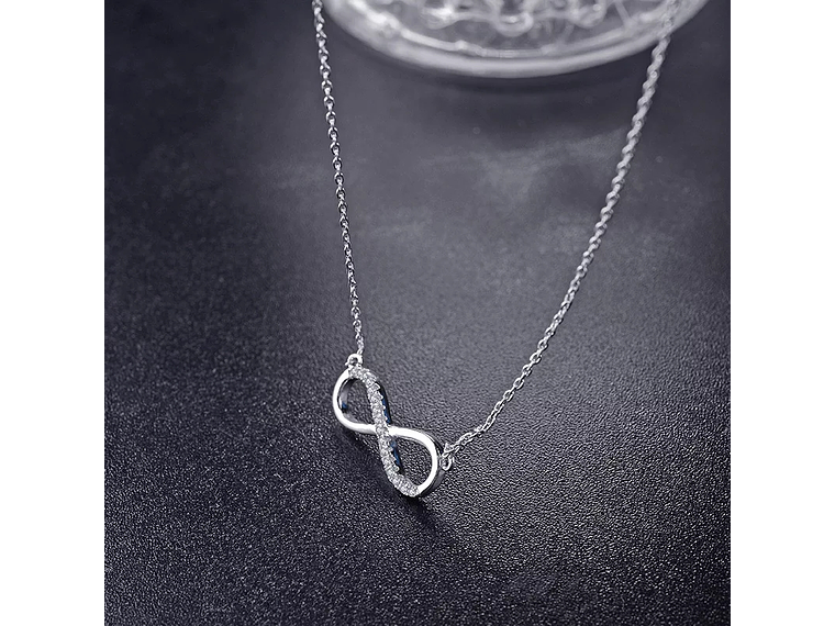 Collar Infinito con Circones Plateado 5