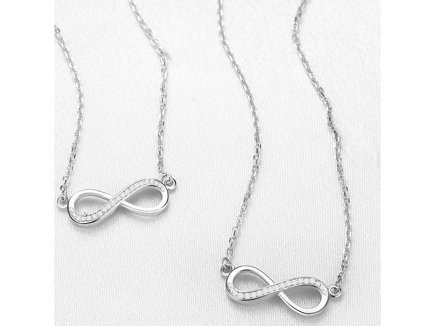 Collar Infinito con Circones Plateado 6