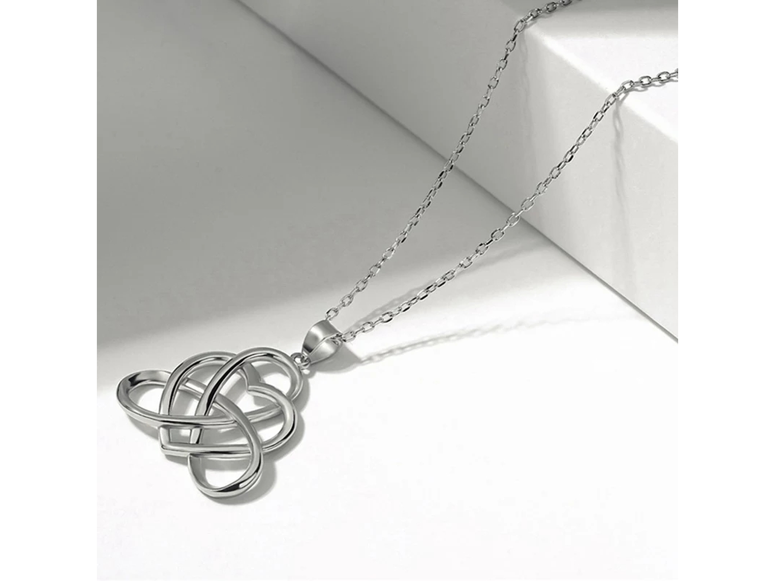 Collar Corazon Nudo Celta Plateado 4