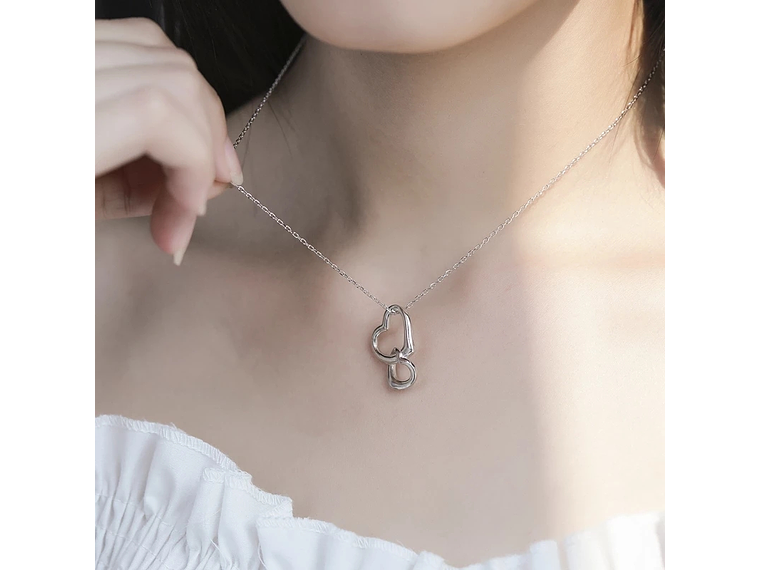 Collar Corazon Entrelazado Plateado 4