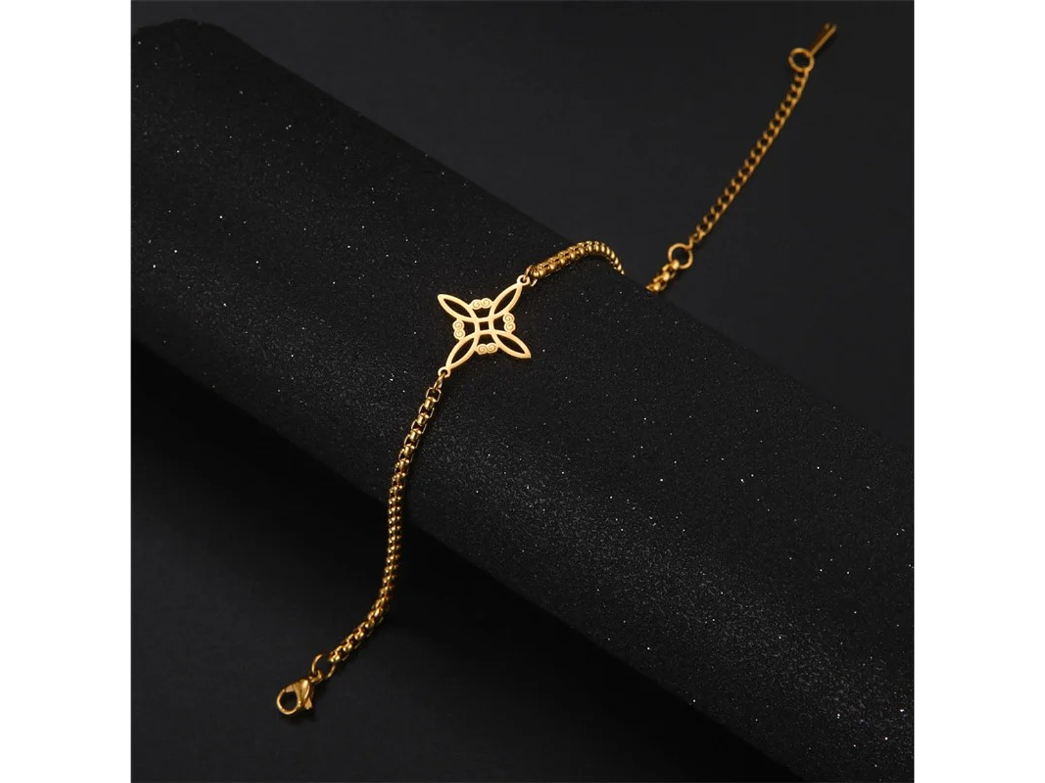 Pulsera Nudo de Bruja Celta Dorada Acero 6