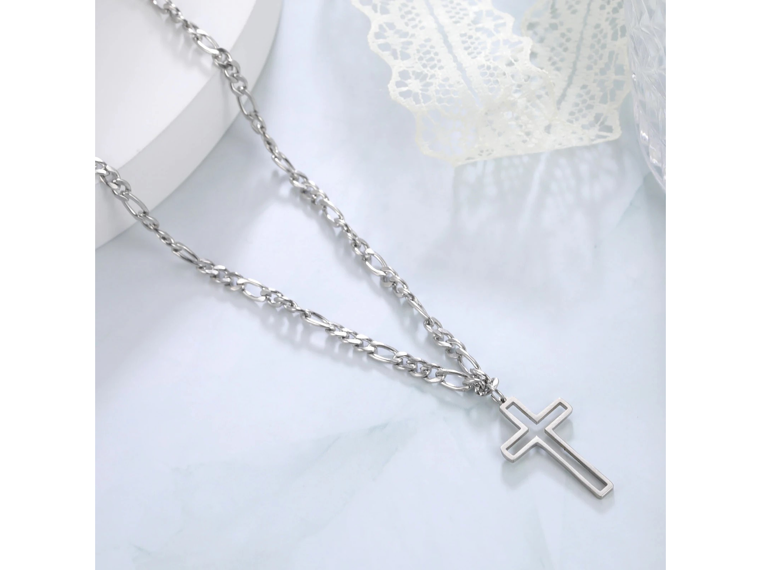 Colgante Collar Cruz Biselada Fígaro Acero Plateado 2