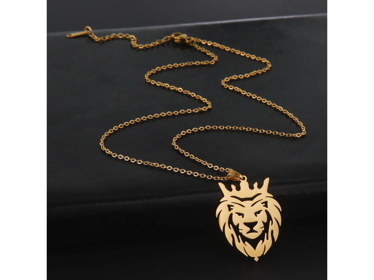 Collar Cabeza Leon Corona King Acero Dorado 4