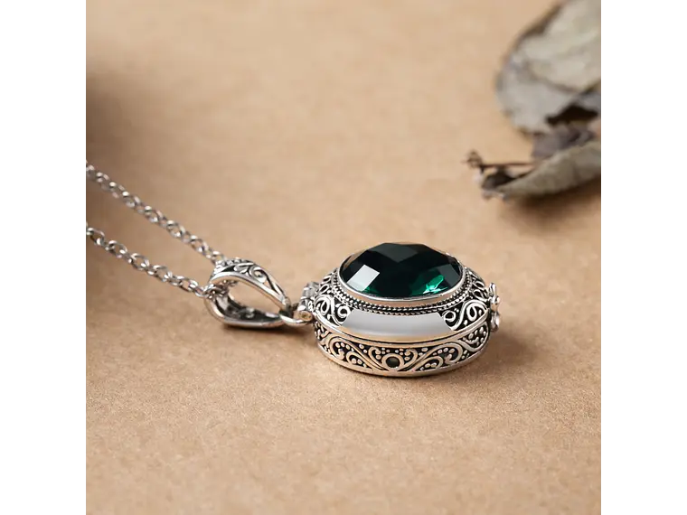 Collar Relicario Caja de Gawu Circón Verde Acero 6