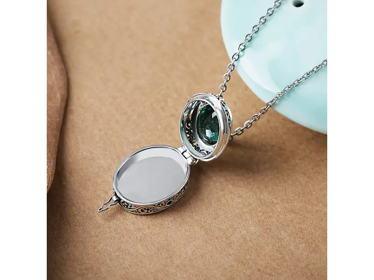 Collar Relicario Caja de Gawu Circón Verde Acero 8