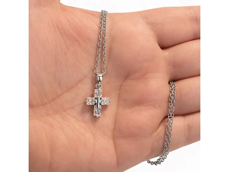 Collar Mini Cruz Cristal Blanco y Acero Plateada 4