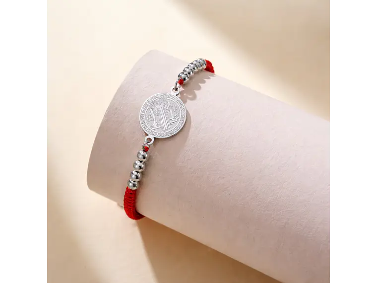 Pulsera Medalla San Benito Hilo Rojo y Acero Plateado 3