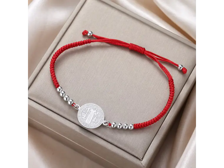 Pulsera Medalla San Benito Hilo Rojo y Acero Plateado 4