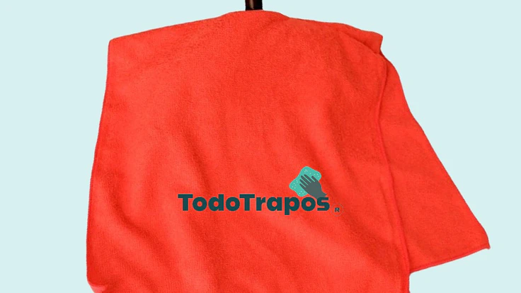 TRAPEROS Y MOPAS