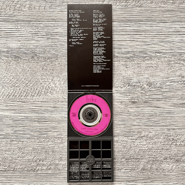 hide Eyes Love You Single  2