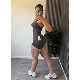 Short stormy + top glowy gris 