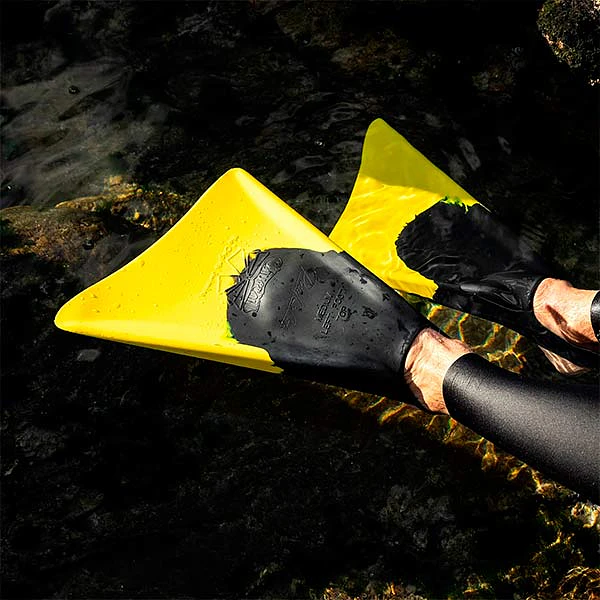 ALETAS CHURCHILL PIERRE LOUIS COSTES NEGRO/AMARILLO HECHO EN MALASIA