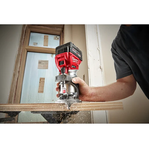 Fresadora Milwaukee M18 Fuel 1.25hp Router 2723-20 8