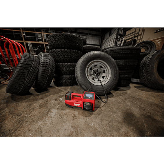 Inflador De Neumáticos Milwaukee M18 150 Psi 2848-20 + Batería y Cargador 7