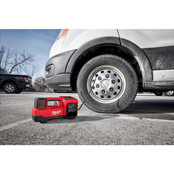Inflador De Neumáticos Milwaukee M18 150 Psi 2848-20 + Batería y Cargador 8