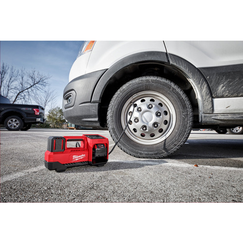 Inflador De Neumáticos Milwaukee M18 150 Psi 2848-20 + Batería y Cargador 8