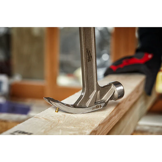 Martillo Carpintero Milwaukee 16 Onzas Cara Lisa Garra Curva 48-22-9018  9