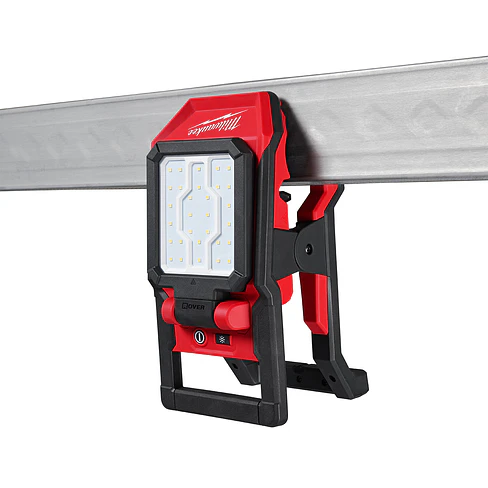 Foco Led Rover Milwaukee M18 Tipo Pinza 2000 Lúmenes 2358-20 4