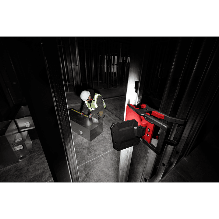 Milwaukee Foco Led Rover M18 Tipo Pinza 2000 Lúmenes 2358-20 19