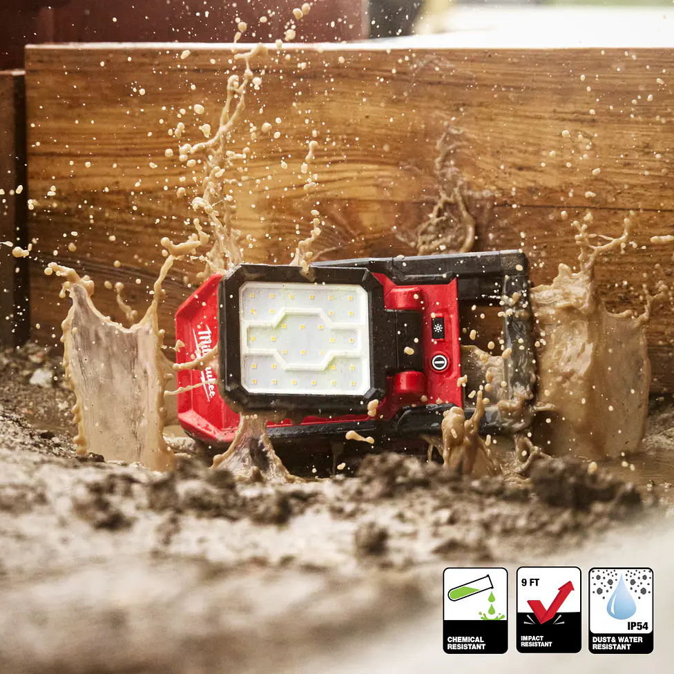Foco Led Rover Milwaukee M18 Tipo Pinza 2000 Lúmenes 2358-20 11