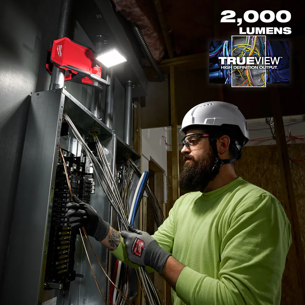 Foco Led Rover Milwaukee M18 Tipo Pinza 2000 Lúmenes 2358-20 14