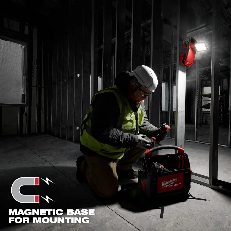 Foco Led Rover Milwaukee M18 Tipo Pinza 2000 Lúmenes 2358-20 13