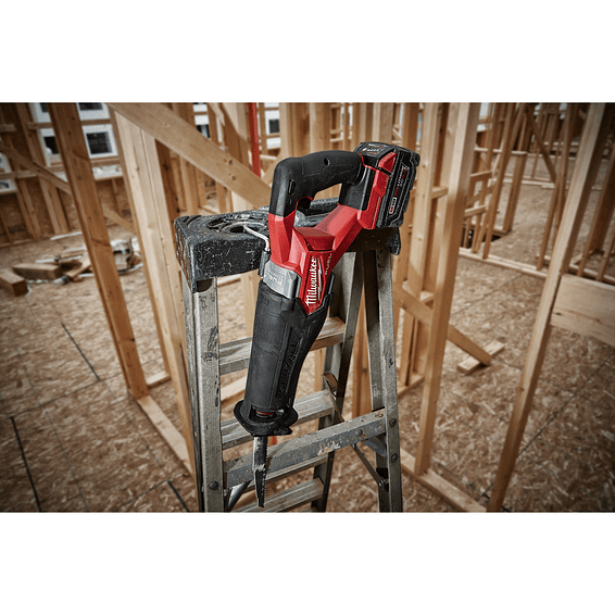Kit Sierra Sable Milwaukee M18 Fuel Sawzall 2 Baterías 2821-22 8