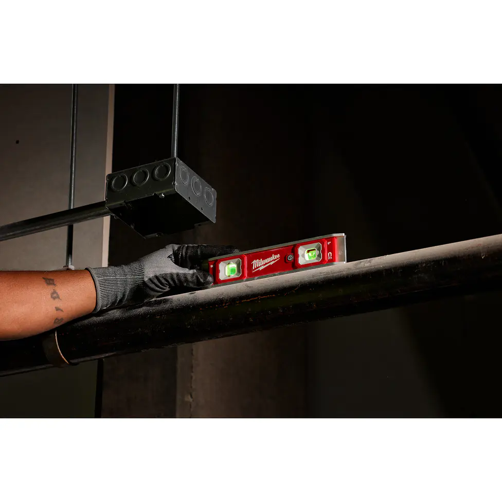 Nivel De Burbuja Milwaukee Aluminio 22 cm Con Viales Iluminados 48-22-5105 7