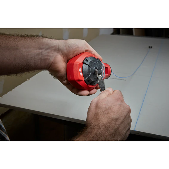 Tizador De Aluminio Milwaukee 30 mts + Tiza Azul 48-22-3993 7