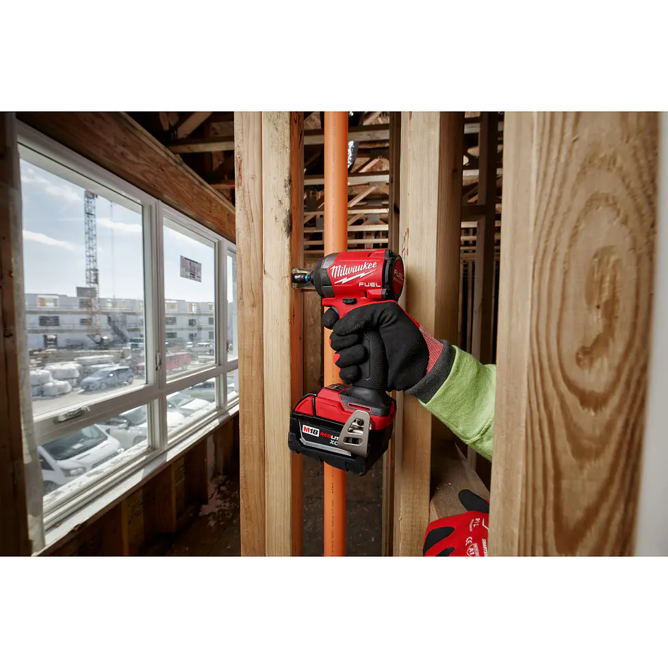 Atornillador de Impacto Milwaukee M18 Fuel 4ta Gen 2953-20 + Maleta 12