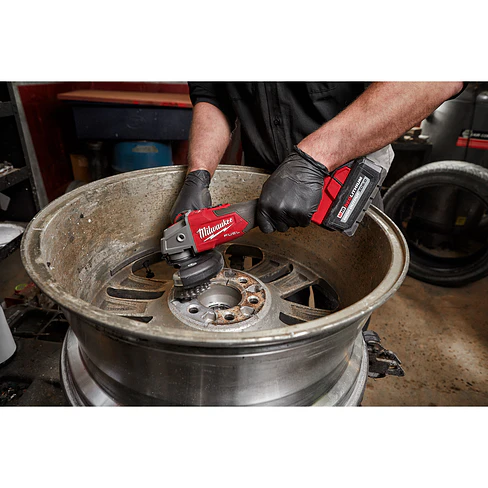 Esmeril Milwaukee M18 FUEL Velocidad Variable 5