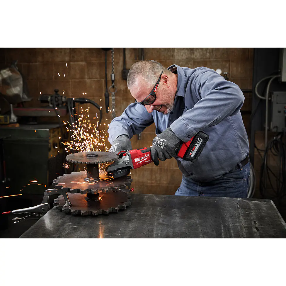 Esmeril Milwaukee M18 Fuel Cabezal Plano 5