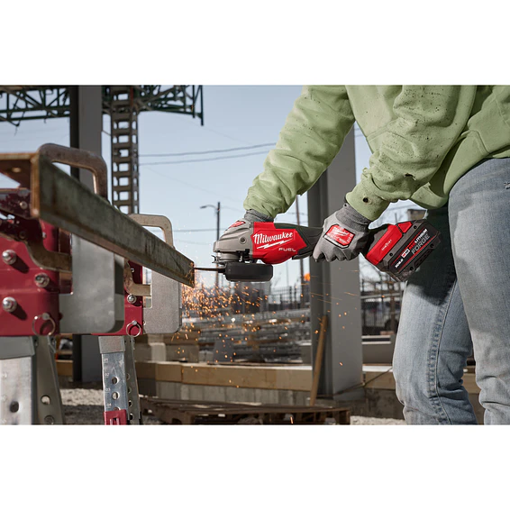 Esmeril Milwaukee M18 FUEL Velocidad Variable 6
