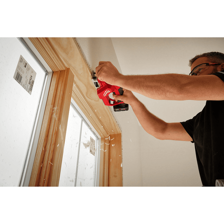 Milwaukee Cepillo M12 Brushless 50,8 Mm 2524-20 + Batería 5 Ah 13