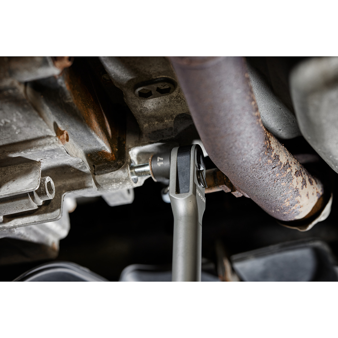 Milwaukee Chicharra Extendida M12 Fuel Insider 3050-20 + Batería 5 Ah 12