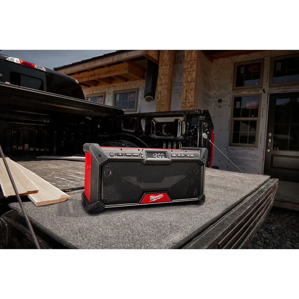 Parlante Bluetooth Milwaukee M18 Jobsite con radio AM/FM 2952-20 10