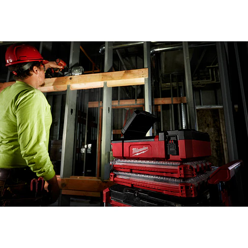 Foco Led Milwaukee M12 Packout Cabezal Giratorio 1400 Lúmenes 2356-20 13