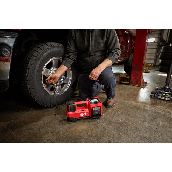 Kit Taladro y Atornillador Milwaukee M18 Fuel 4ta Gen 3697-22 + Inflador Neumáticos 10