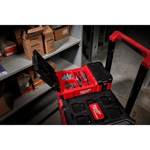 Kit Foco Led Milwaukee M12 Packout Cabezal Giratorio 1400 Lúmenes 2356-20 14