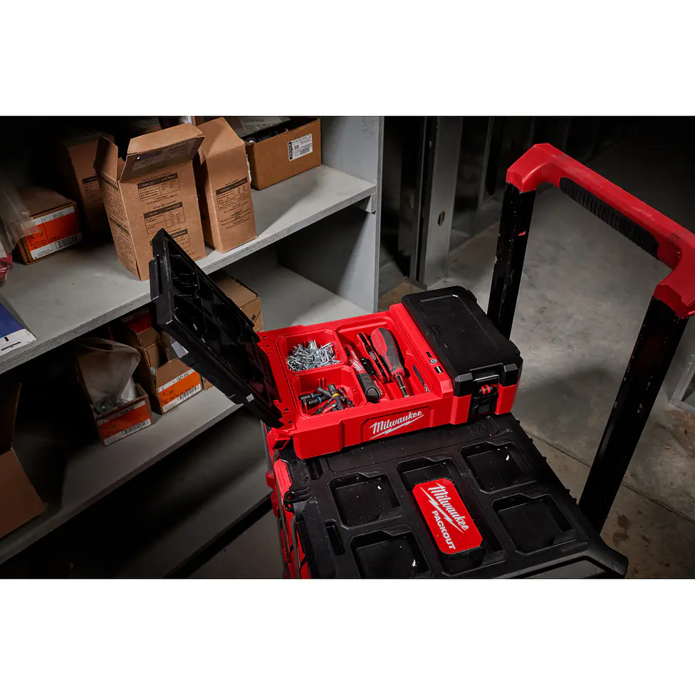 Kit Foco Led Milwaukee M12 Packout Cabezal Giratorio 1400 Lúmenes 2356-20 14
