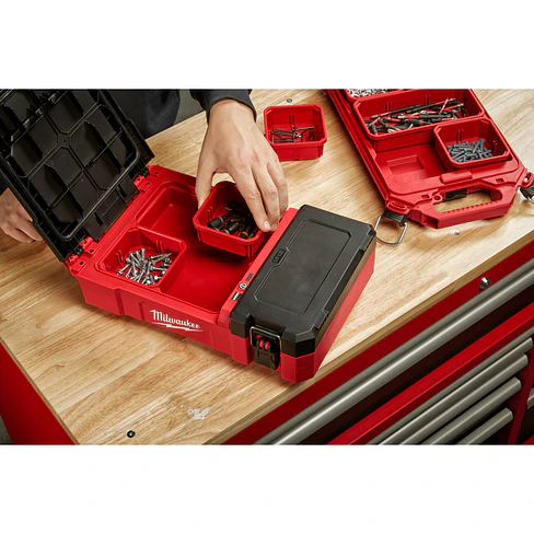 Kit Foco Led Milwaukee M12 Packout Cabezal Giratorio 1400 Lúmenes 2356-20 15