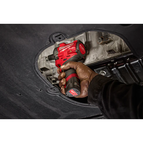 Llave de Impacto Milwaukee M12 FUEL Stubby 3/8” 745 Newton Metro 2562-20 14