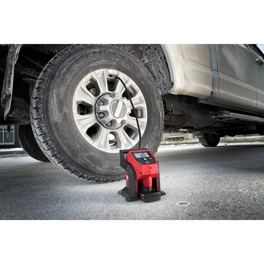 Kit Inflador de Neumáticos Milwaukee M12 120 Psi 2475-20 + 1 Bat 5 Ah 8