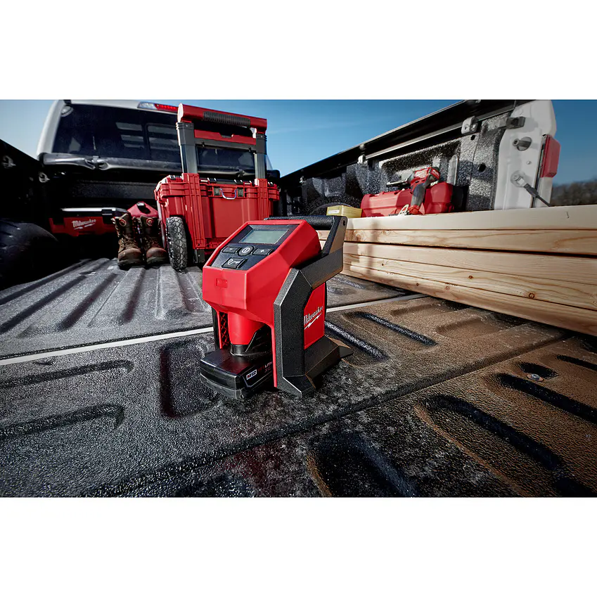 Kit Inflador de Neumáticos Milwaukee M12 120 Psi 2475-20 + 1 Bat 5 Ah 10