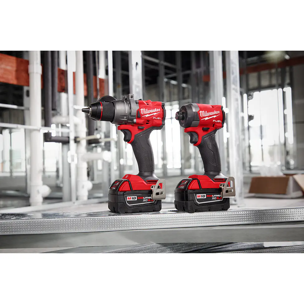 Kit Taladro + Atornillador Milwaukee M18 FUEL 4ta Gen 3697-22 + Batería 6 Ah 6