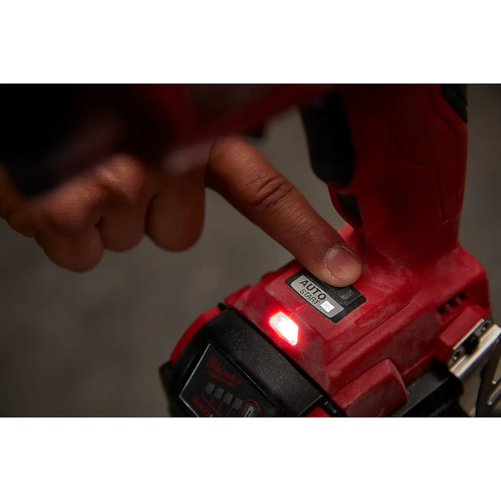 Kit Atornillador Volcanita Milwaukee M18 FUEL 2866-22 + Cortadora De Paneles 12