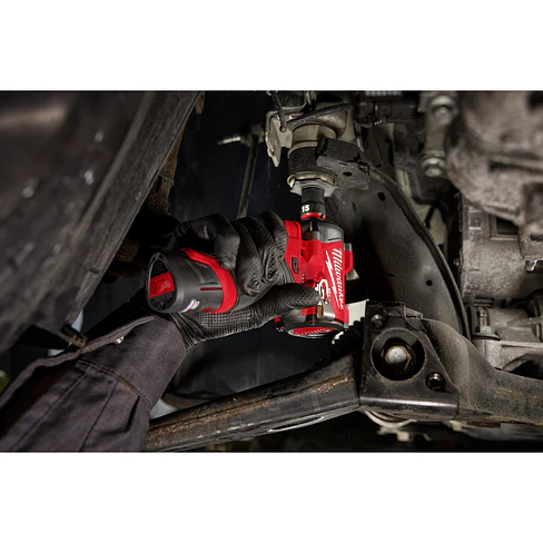 Llave de Impacto Milwaukee M12 FUEL Stubby 3/8” 745 Nm 2562-20 + Batería 16