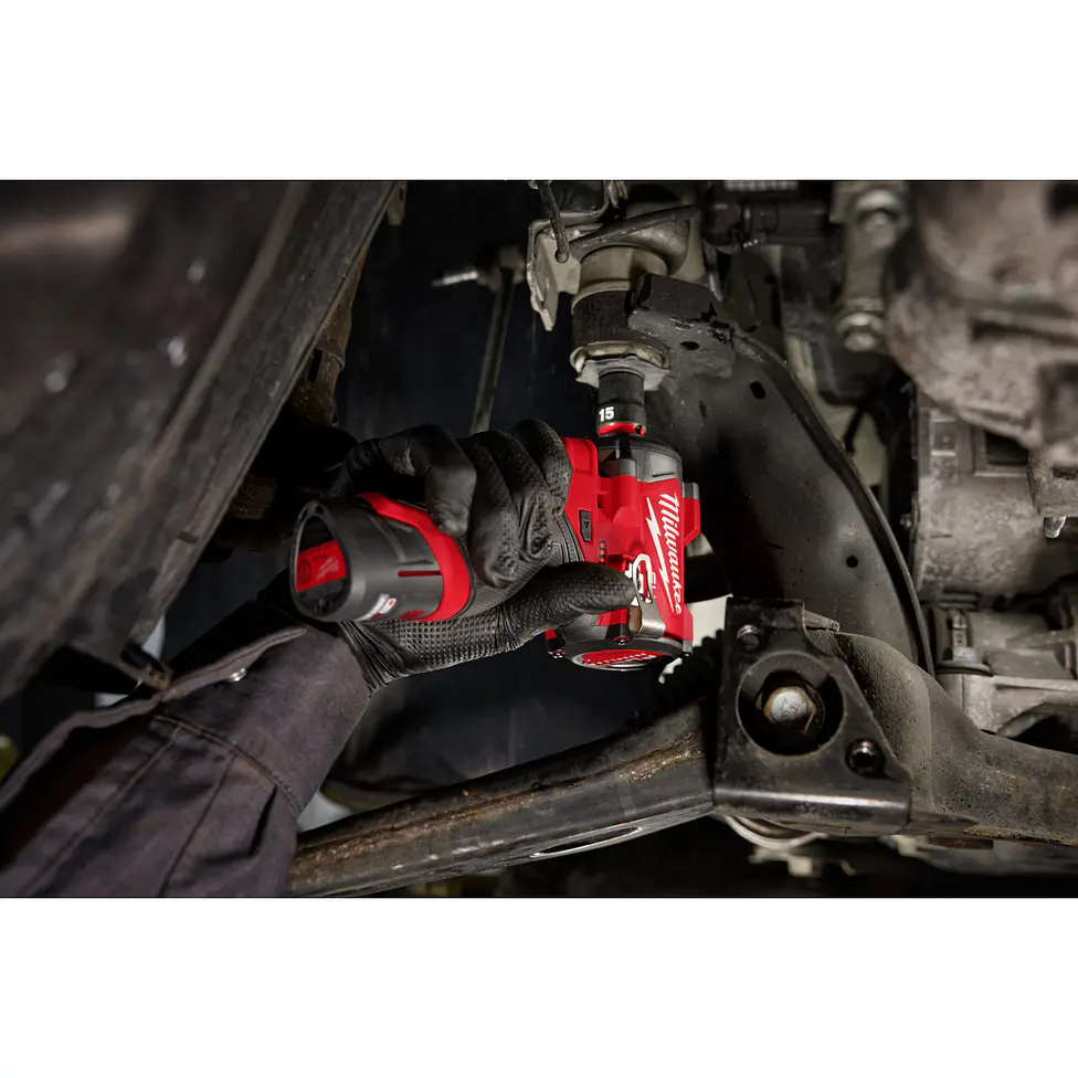 Llave de Impacto Milwaukee M12 FUEL Stubby 3/8” 745 Nm 2562-20 + Batería 16