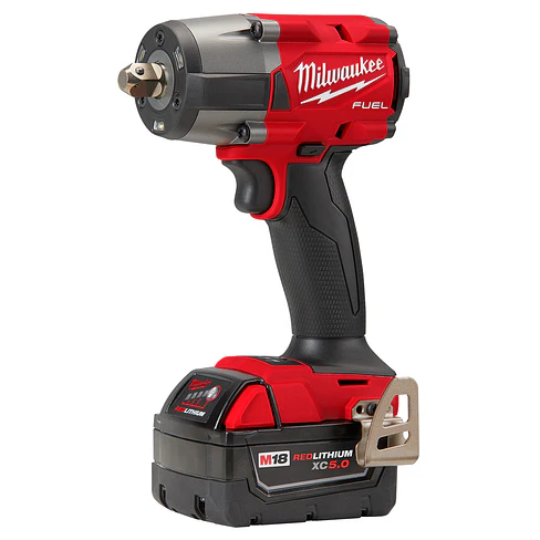 Kit 7 herramientas Milwaukee M18 FUEL + 2 Baterías 5Ah + Cargador 3697-27 5